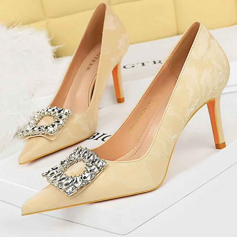 Well Tailored Heels with a Graceful Silhouette