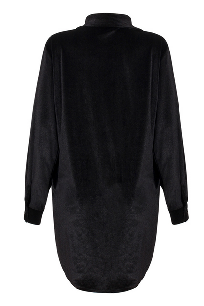 Sophisticated Blouse with a Clean Classic Look