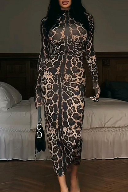 Well Tailored Dress with a Graceful Silhouette