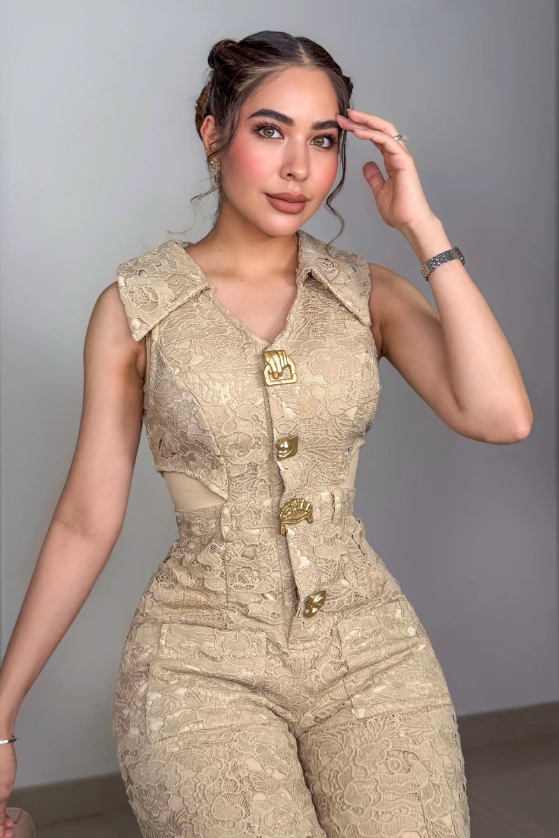 Beautifully Finished Garment in a Timeless Design
