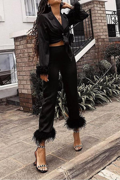 Elegantly Styled Trousers for Everyday Wear