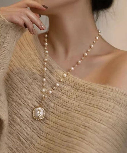 Effortlessly Elegant Garment with a Timeless Design