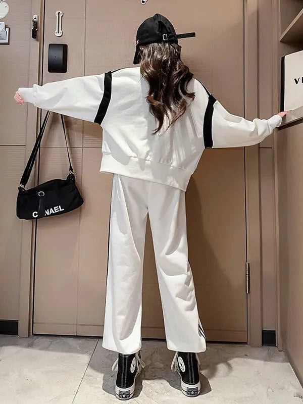 Well Tailored Jacket with a Graceful Silhouette