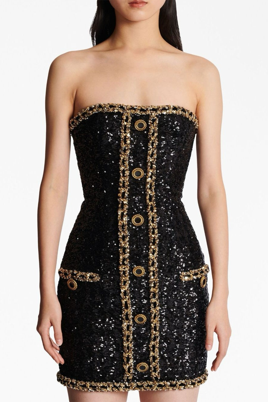 Well Tailored Dress with a Graceful Silhouette