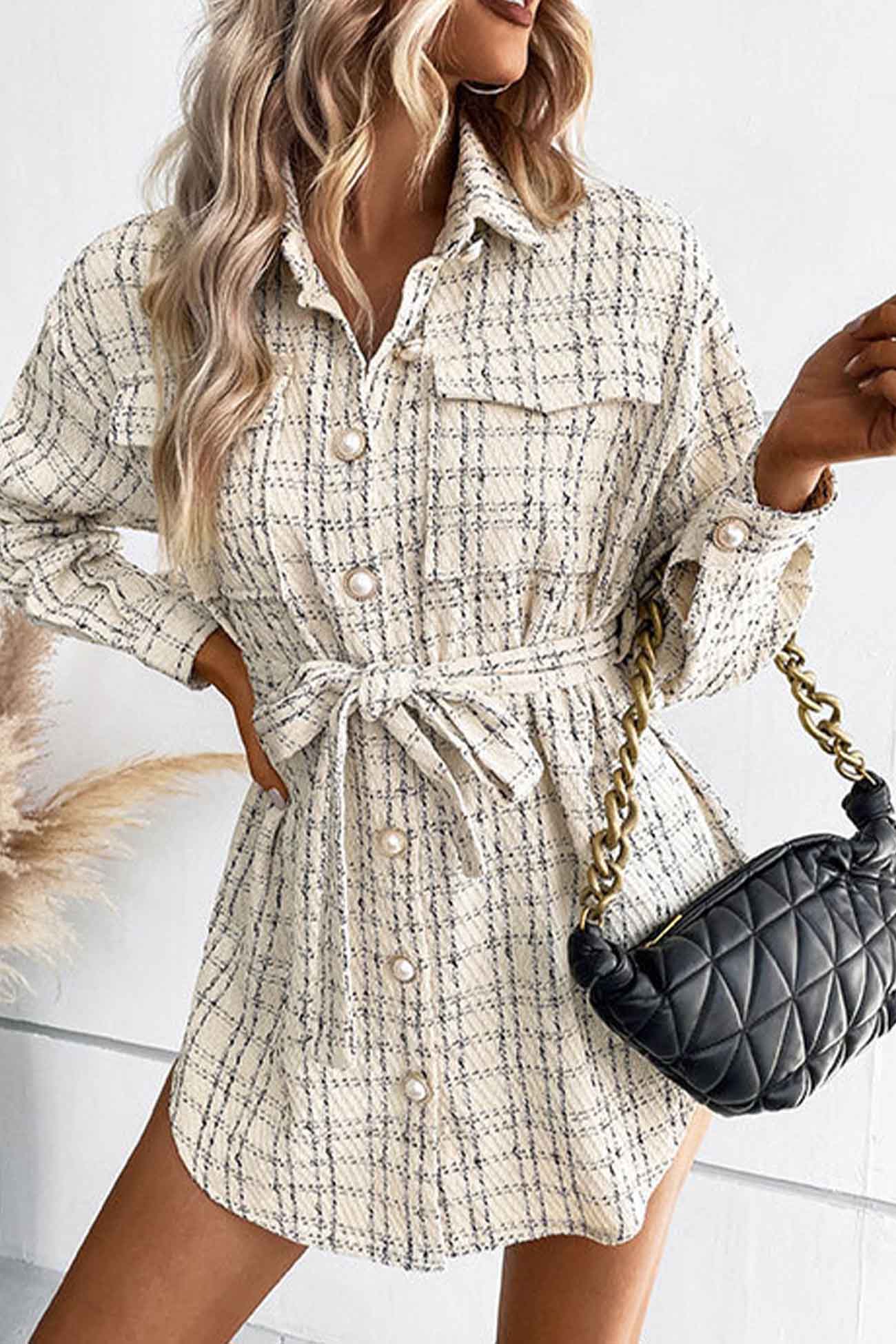 Effortlessly Elegant Garment with a Timeless Design