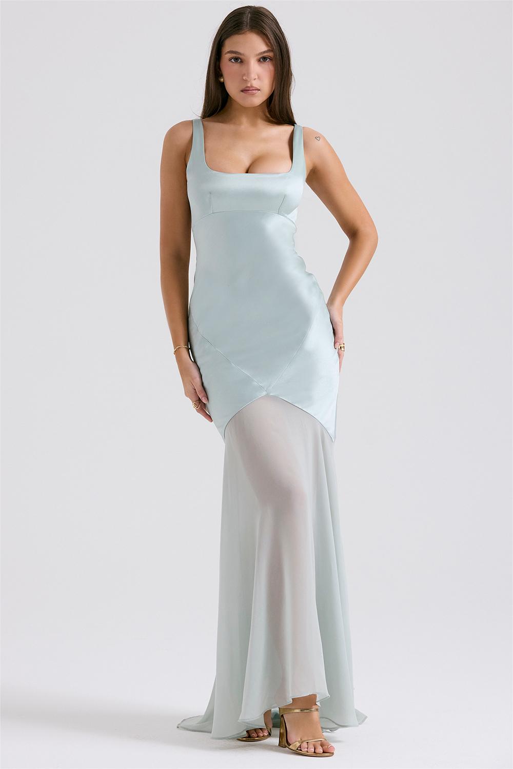 Gracefully Styled Dress for Any Occasion