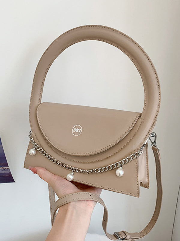 Well Tailored Bag with a Graceful Silhouette