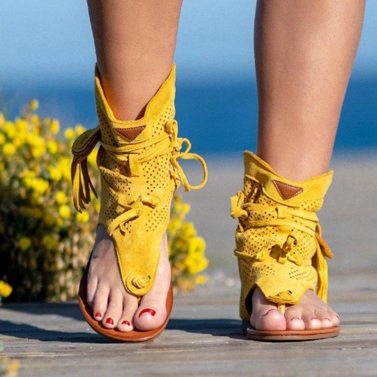 Well Tailored Sandals with a Graceful Silhouette