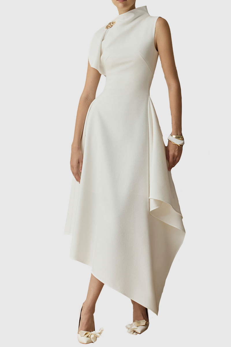 Beautifully Finished Dress in a Timeless Design