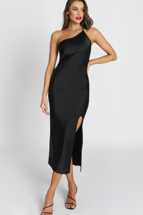 Beautifully Finished Garment in a Timeless Design