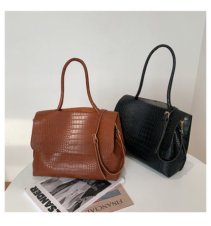 Sophisticated Bag with a Clean Classic Look