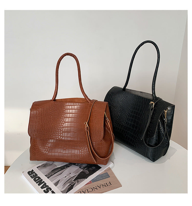 Sophisticated Bag with a Clean Classic Look