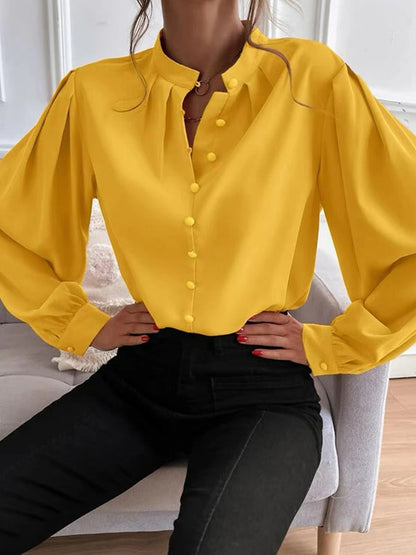 Well Tailored Blouse with a Graceful Silhouette