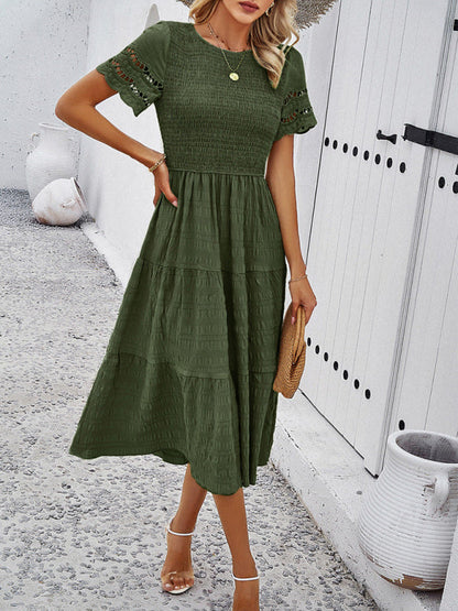 Effortlessly Elegant Dress with a Timeless Design