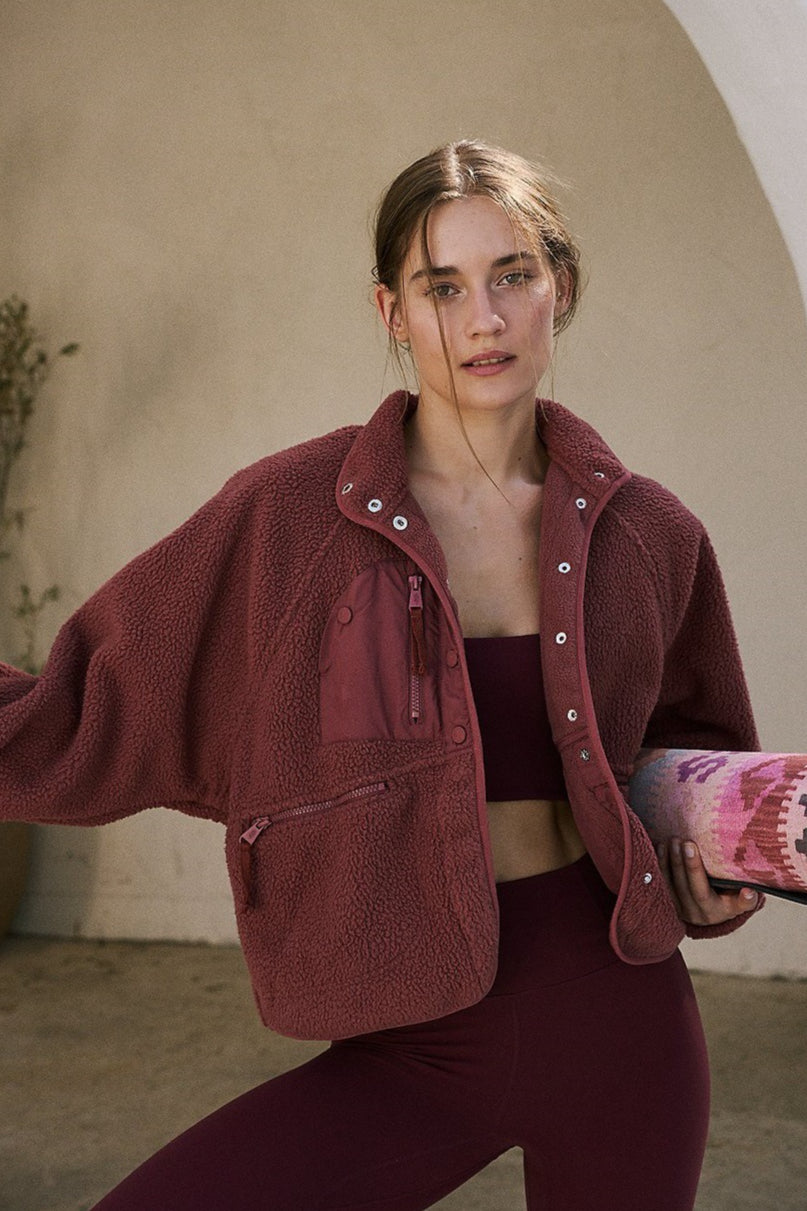 Effortlessly Elegant Jacket with a Timeless Design
