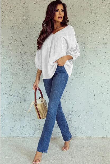 Effortlessly Elegant Blouse with a Timeless Design