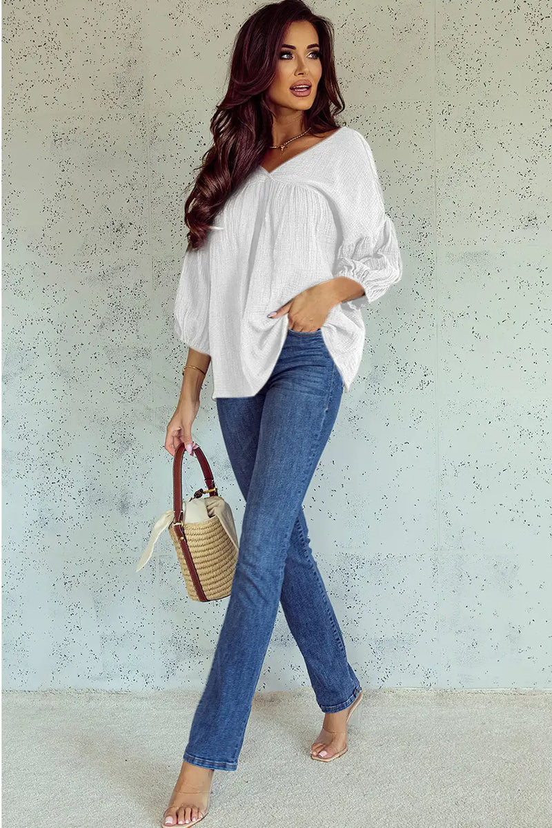 Effortlessly Elegant Blouse with a Timeless Design