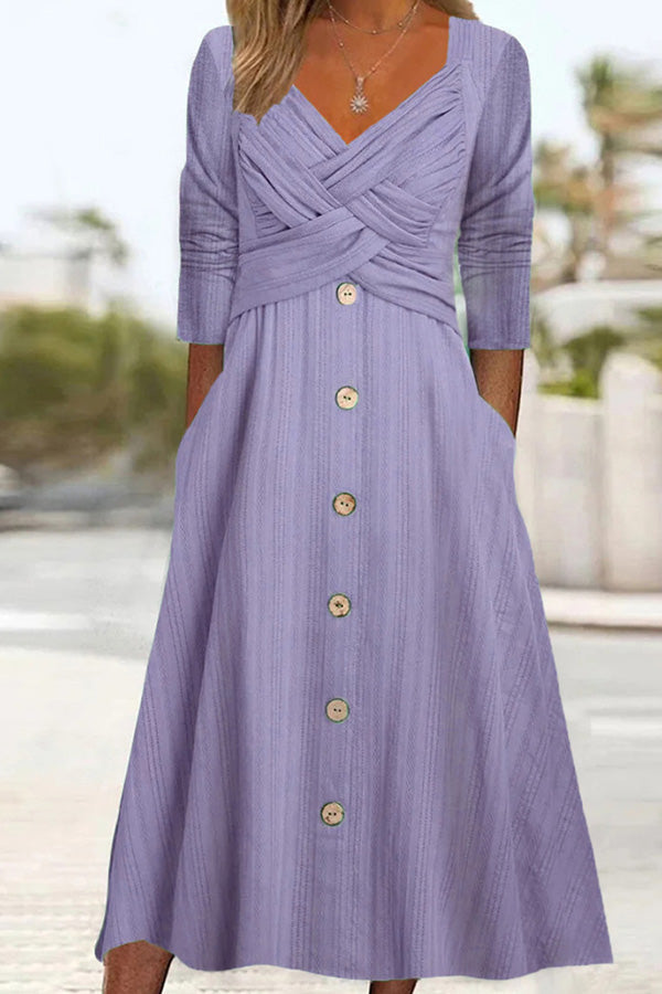 Beautifully Finished Dress in a Timeless Design