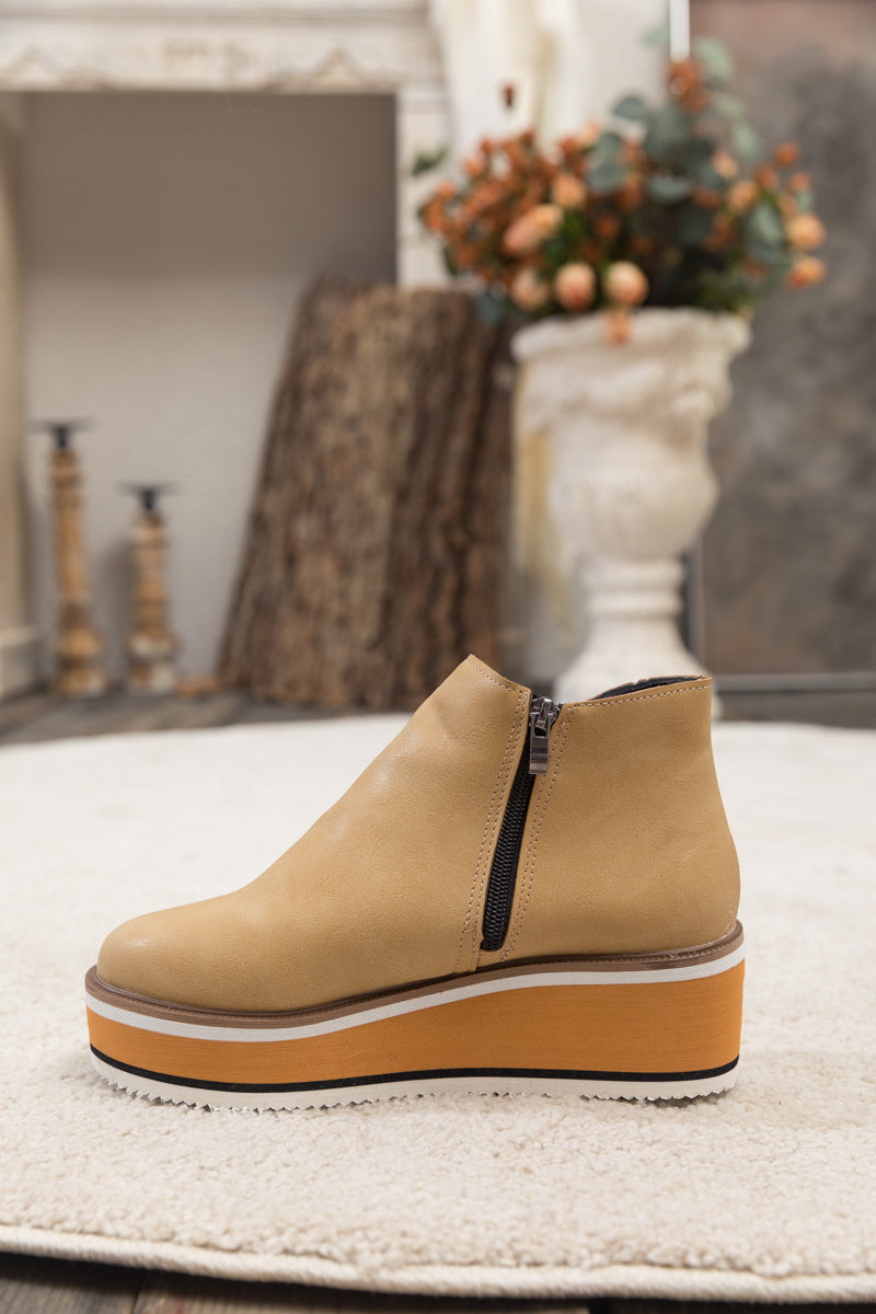Beautifully Finished Boots in a Timeless Design