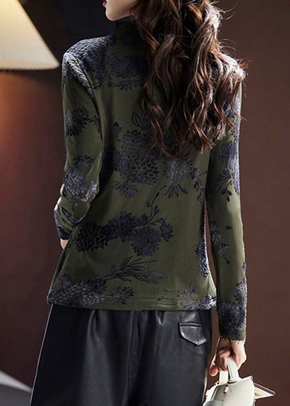 Well Tailored Top with a Graceful Silhouette