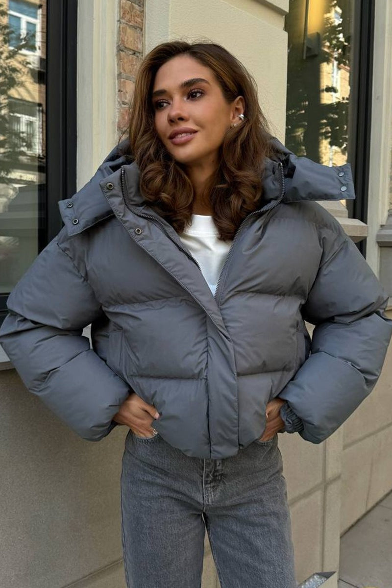 Well Tailored Jacket with a Graceful Silhouette