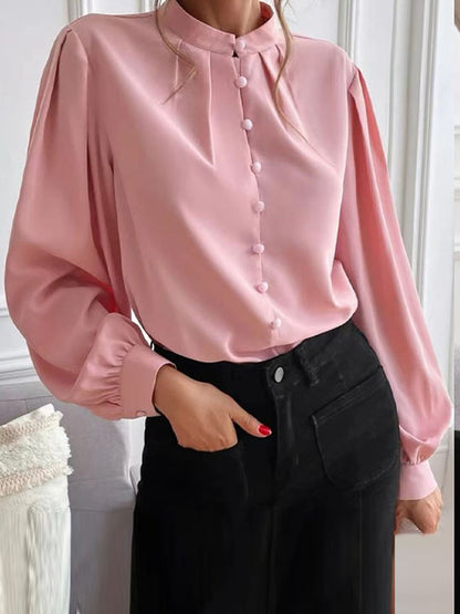 Well Tailored Blouse with a Graceful Silhouette