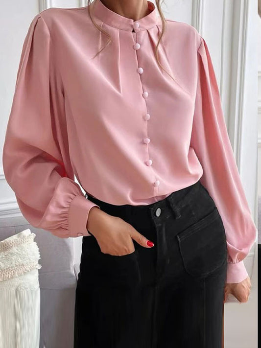 Well Tailored Blouse with a Graceful Silhouette