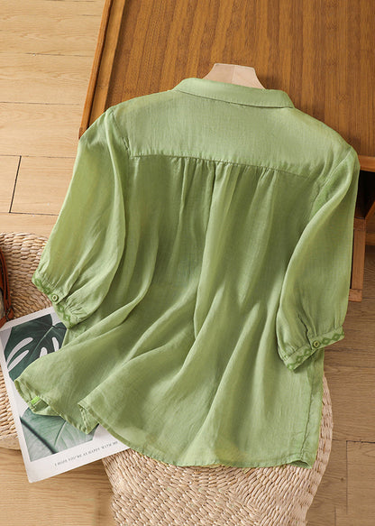 Well Tailored Blouse with a Graceful Silhouette