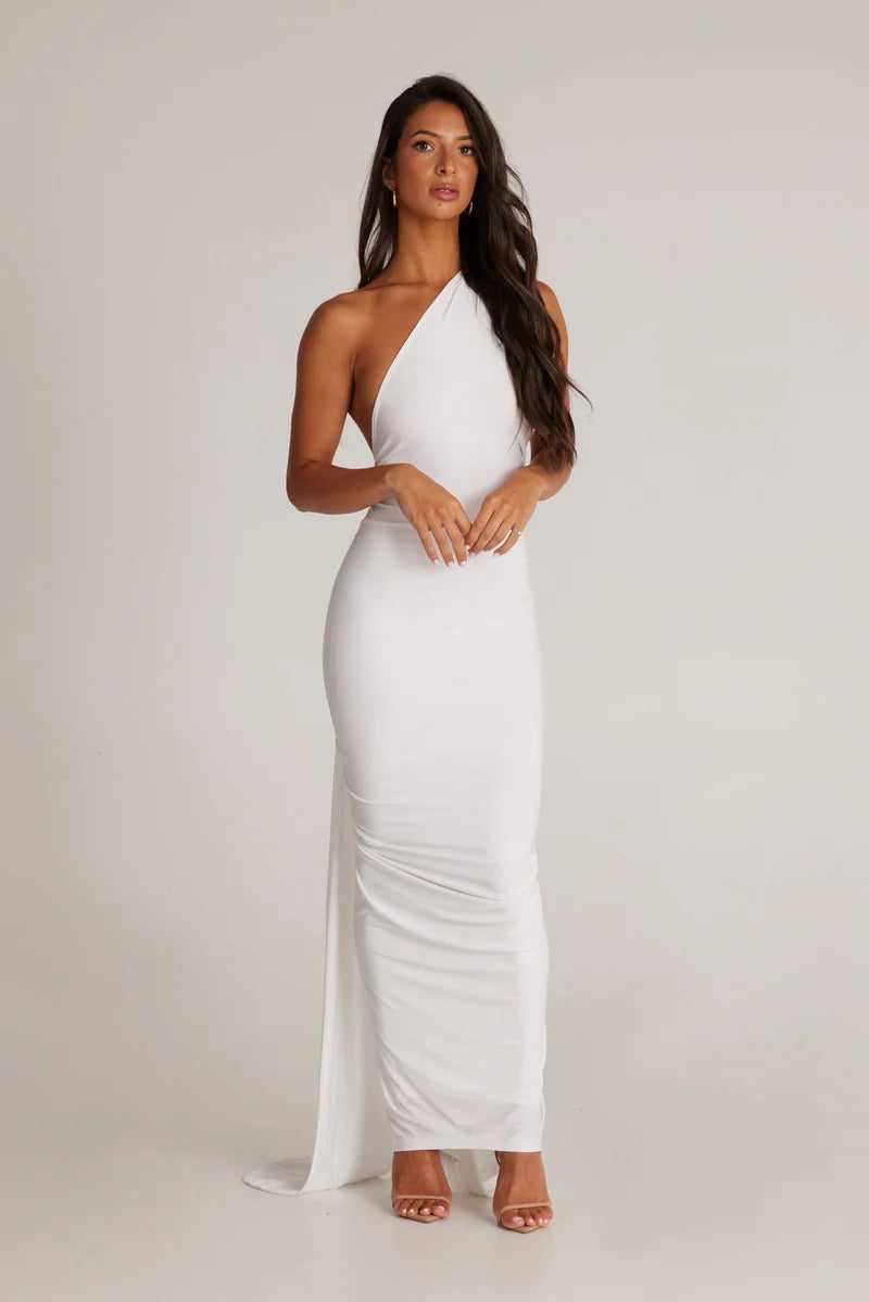 Well Tailored Garment with a Graceful Silhouette