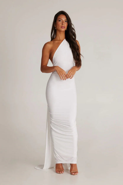 Well Tailored Garment with a Graceful Silhouette