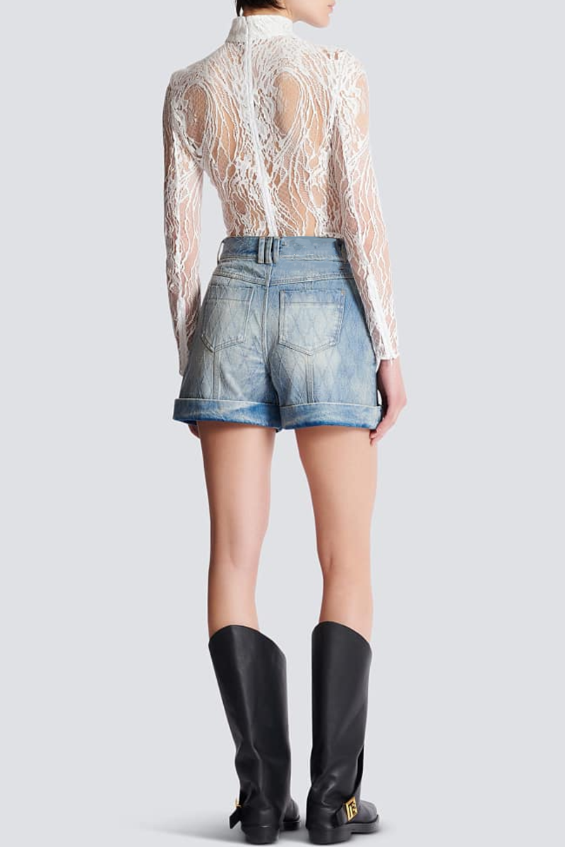 Sophisticated Garment with a Clean Classic Look