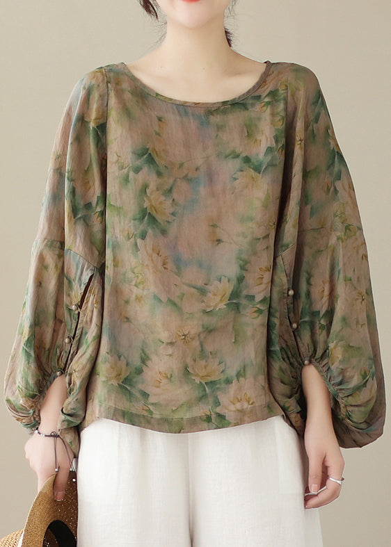 Classic Vintage Shirt with a Flattering Fit