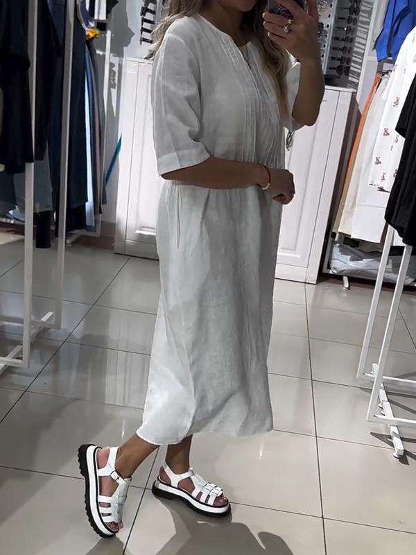 Well Tailored Dress with a Graceful Silhouette