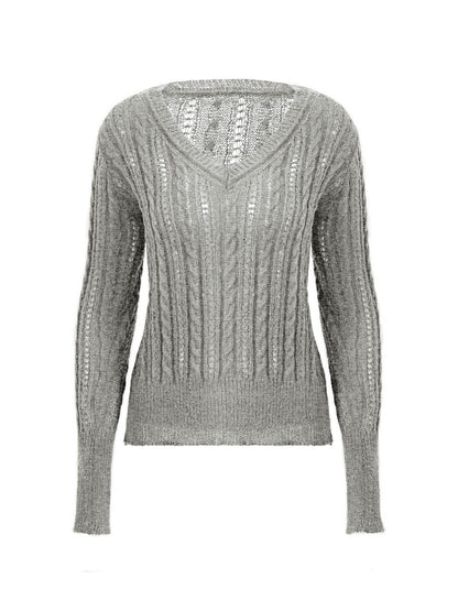 Effortlessly Elegant Top with a Timeless Design