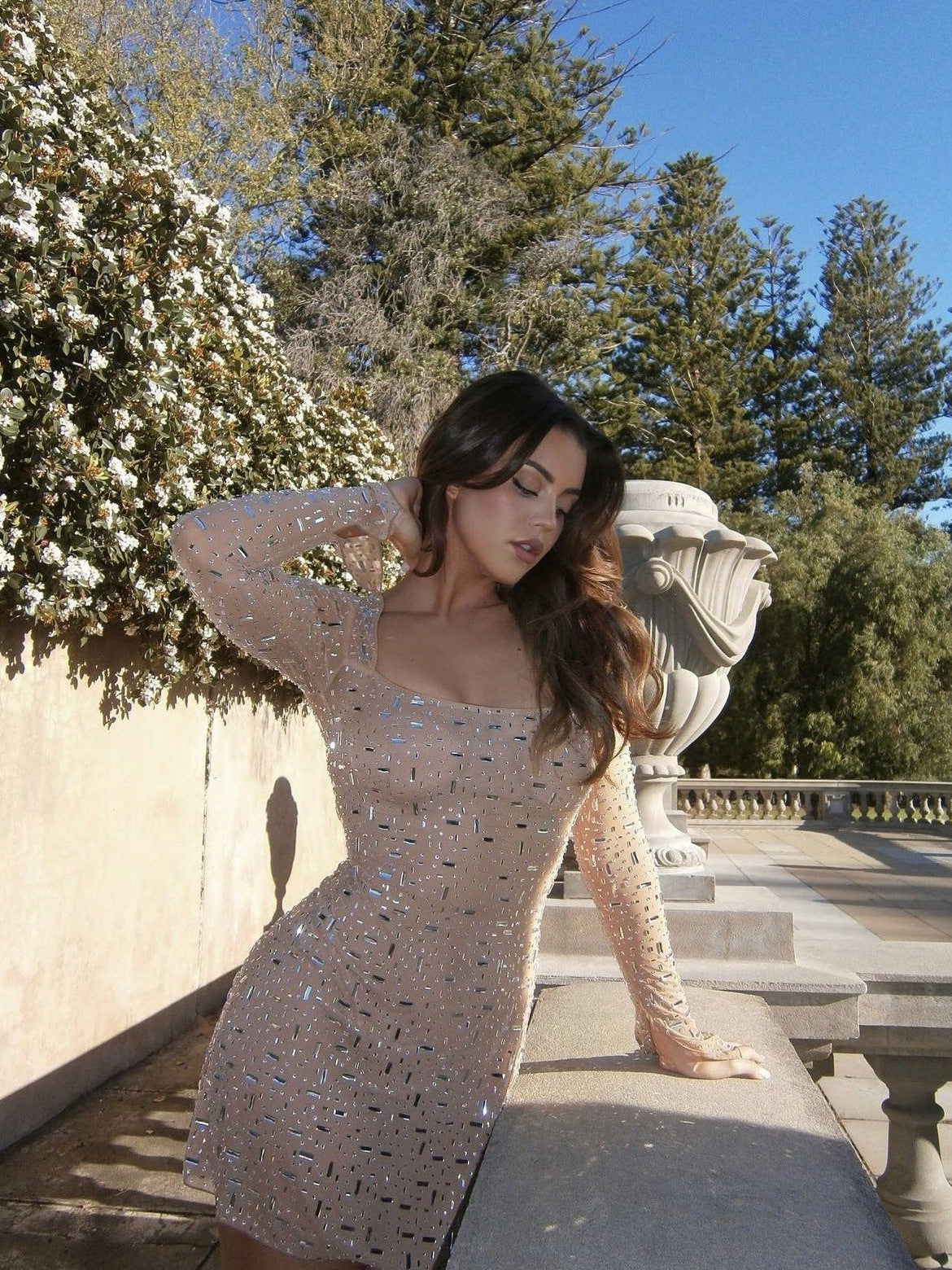 Beautifully Finished Dress in a Timeless Design