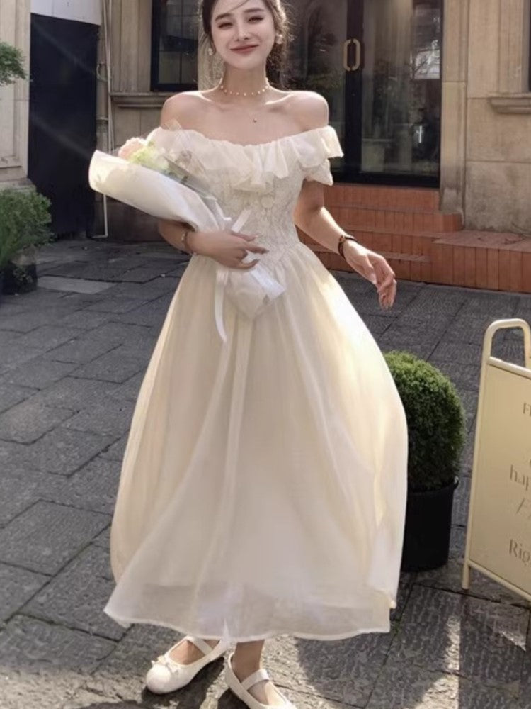 Well Tailored Dress with a Graceful Silhouette