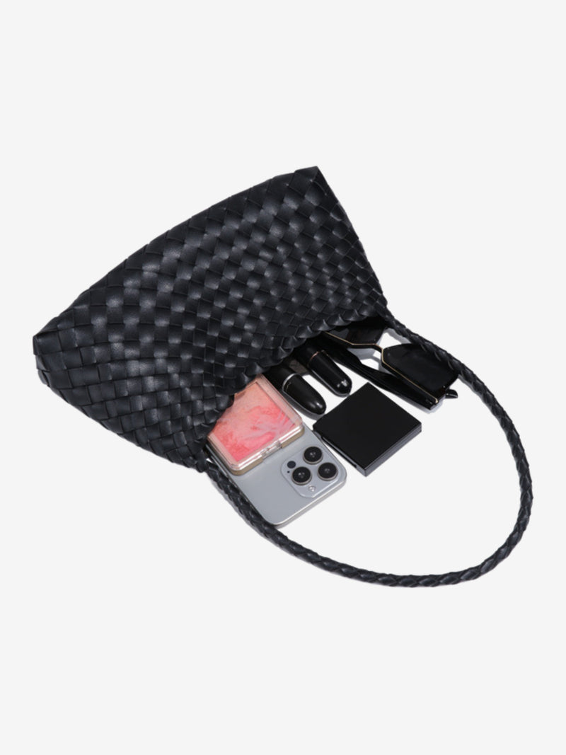 Gracefully Styled Bag for Any Occasion