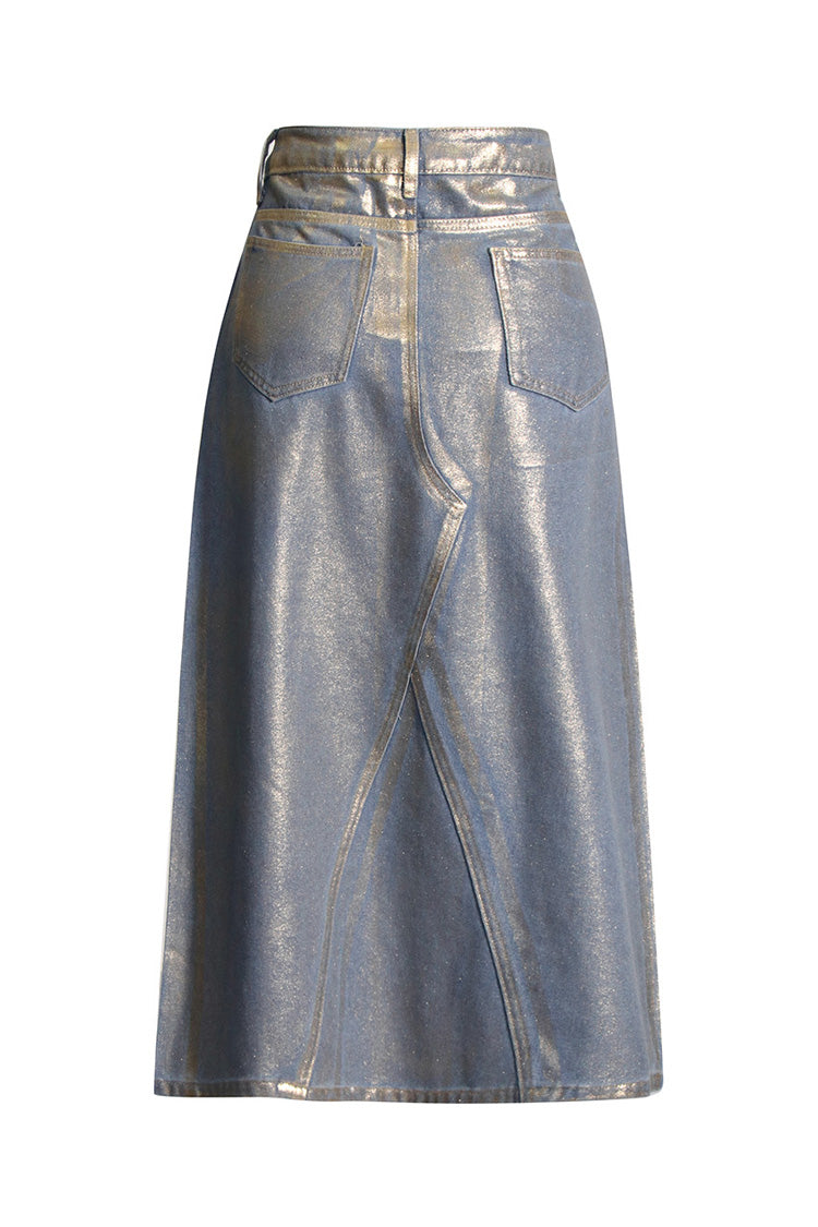 Effortlessly Elegant Garment with a Timeless Design