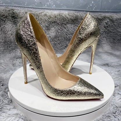 Effortlessly Elegant Shoes with a Timeless Design