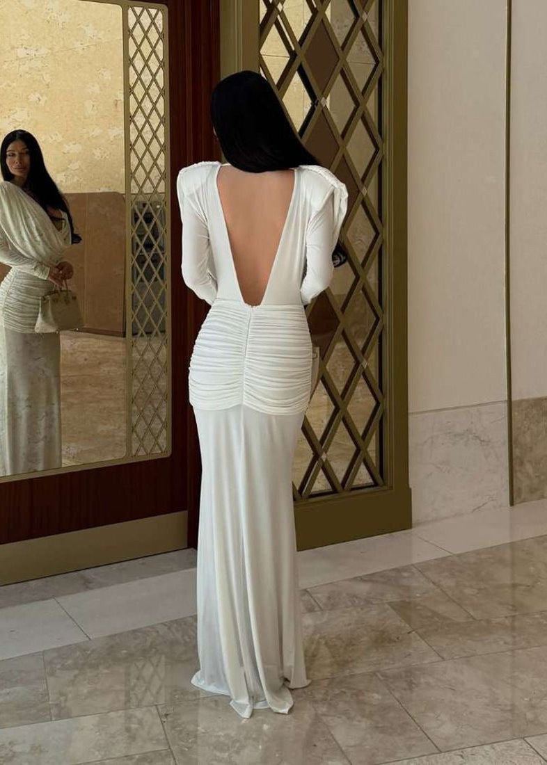 Well Tailored Garment with a Graceful Silhouette