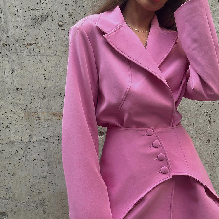 Well Tailored Coat with a Graceful Silhouette