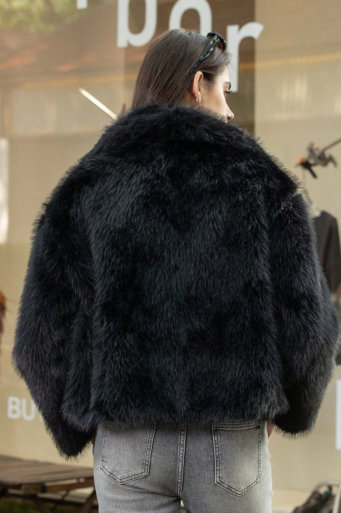 Well Tailored Coat with a Graceful Silhouette