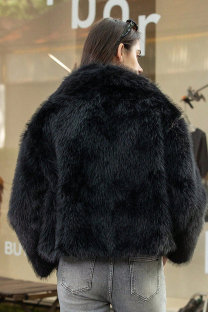 Well Tailored Coat with a Graceful Silhouette