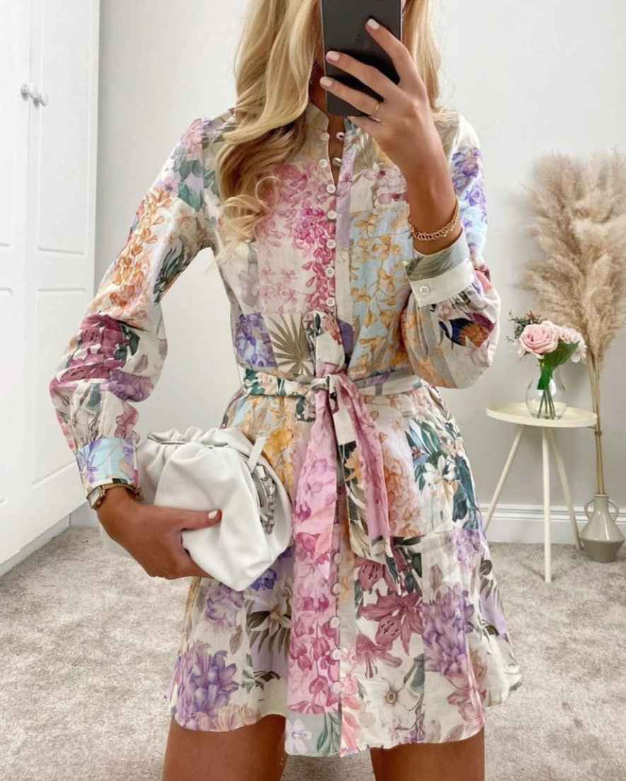 Beautifully Finished Dress in a Timeless Design