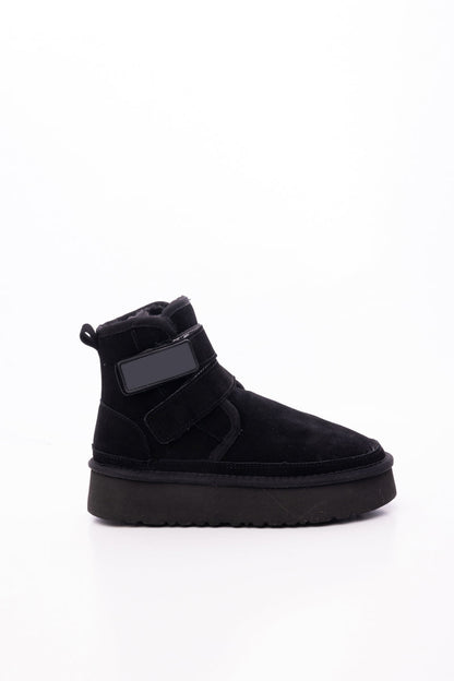 Well Tailored Boots with a Graceful Silhouette