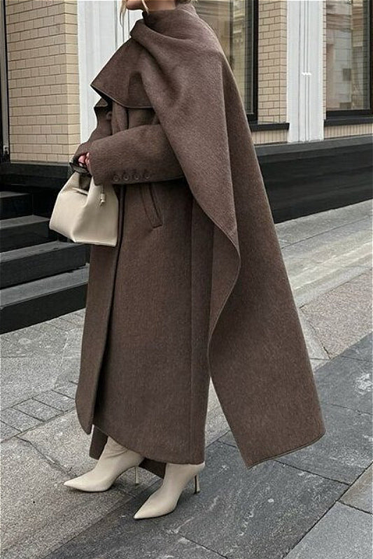 Beautifully Finished Coat in a Timeless Design