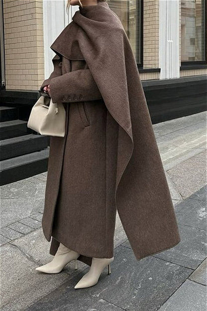 Beautifully Finished Coat in a Timeless Design