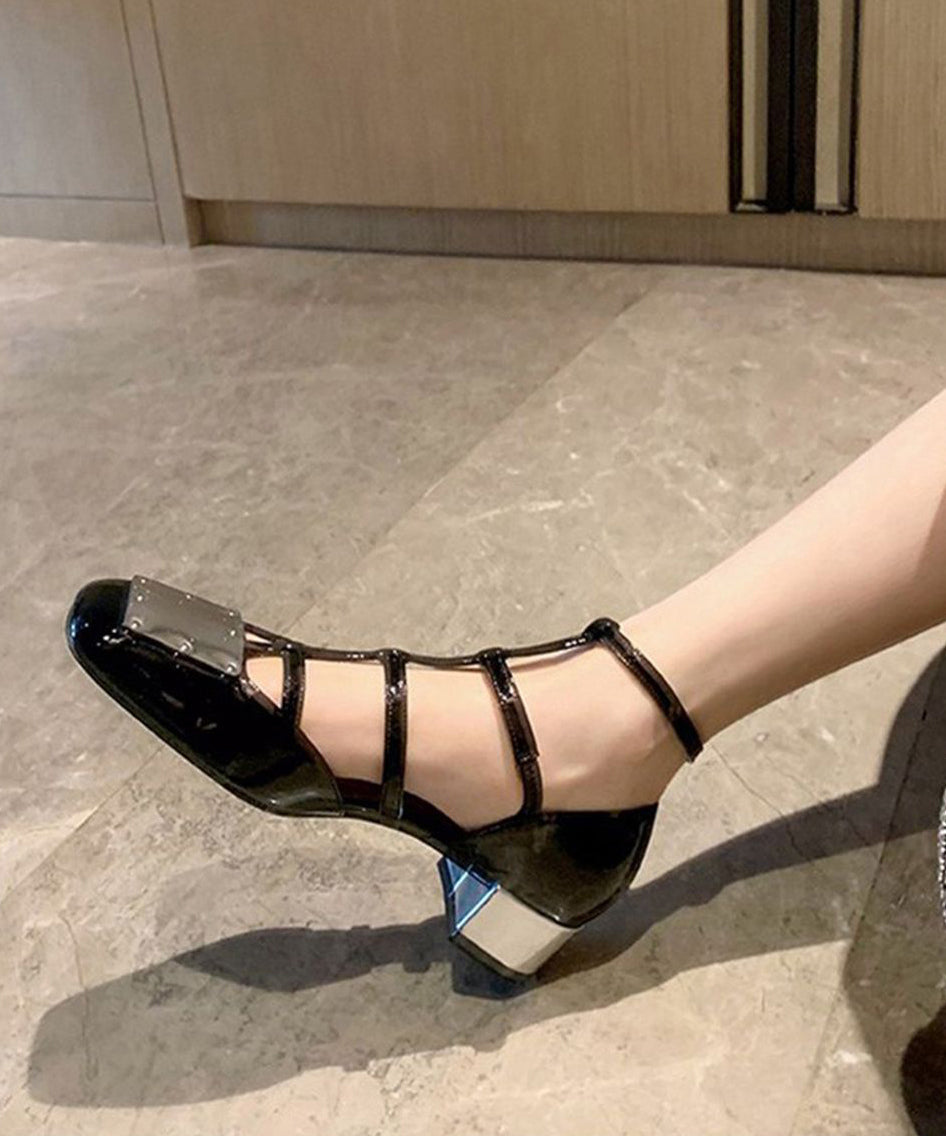 Effortlessly Elegant Sandals with a Timeless Design