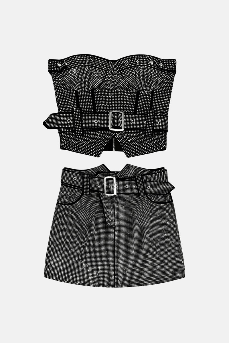 Effortlessly Elegant Garment with a Timeless Design