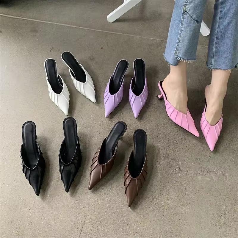 Polished Heels with an Effortless Classic Look